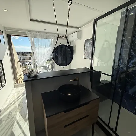 Naturiste Wild Heliopolis F 96 *