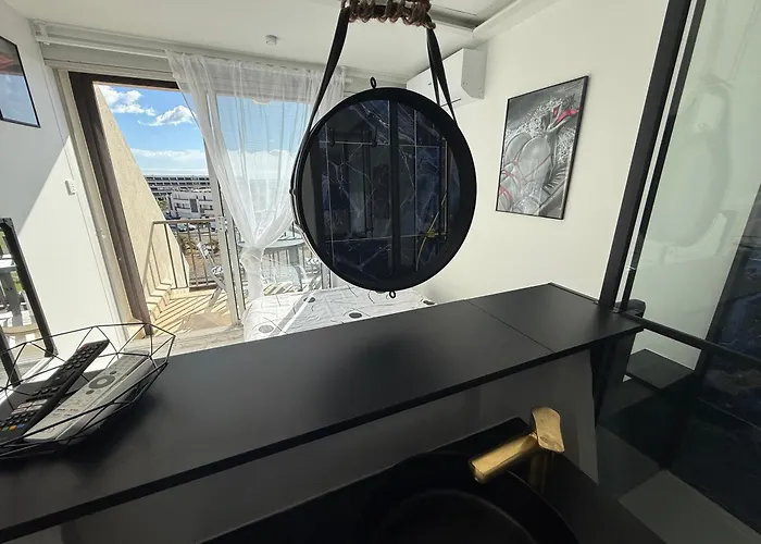 Naturiste Wild Heliopolis F 96 *