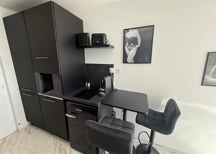 Naturiste Wild Heliopolis F 96