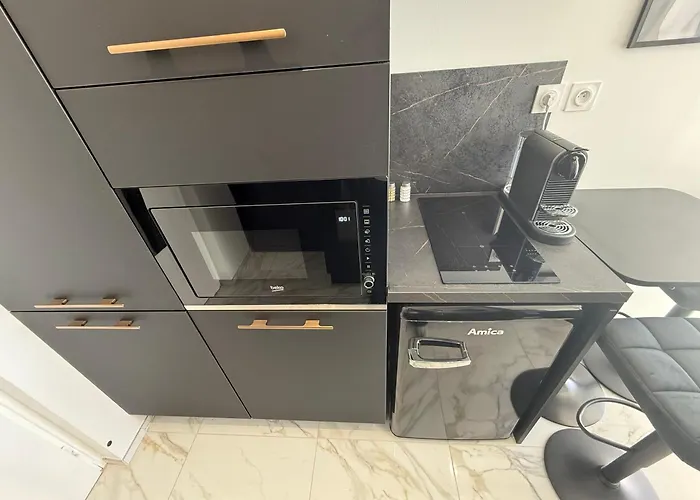 Naturiste Wild Heliopolis F 96